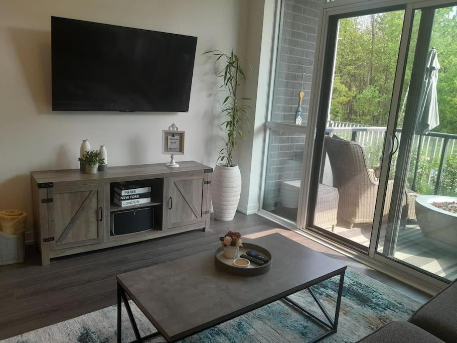 Cozy South View Suite Overlooking The Nature Trail Innisfil Esterno foto